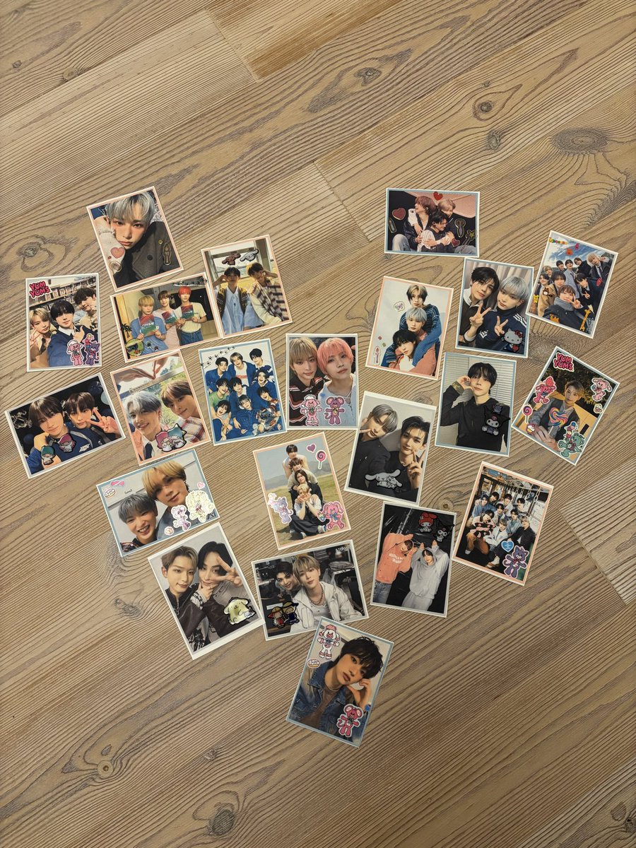 初めてこういうの作った😳
久しぶりにチョキチョキ工作✂️シール消費笑笑笑笑
お気に入りははるあくんダンボール📦
ただの紙だけど誰か貰って🥺🥺🥺