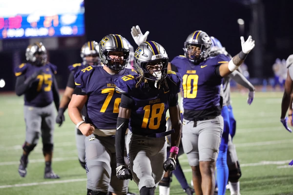 Tyler Henderson (@tloading4k) on Twitter photo Week 1-7 Highlights!!
Leading Juco in receiving yards!
hudl.com/v/2SkqFW
<a href="/Nick_Louvier1/">Coach Louvier</a> <a href="/CoachCalcagni/">Chase Calcagni</a> <a href="/JuCoFootballACE/">JuCo Football Forer</a> <a href="/JUCOFFrenzy/">JUCO Football Frenzy</a> Week 1-7 Highlights!!
Leading Juco in receiving yards!
hudl.com/v/2SkqFW
<a href="/Nick_Louvier1/">Coach Louvier</a> <a href="/CoachCalcagni/">Chase Calcagni</a> <a href="/JuCoFootballACE/">JuCo Football Forer</a> <a href="/JUCOFFrenzy/">JUCO Football Frenzy</a>