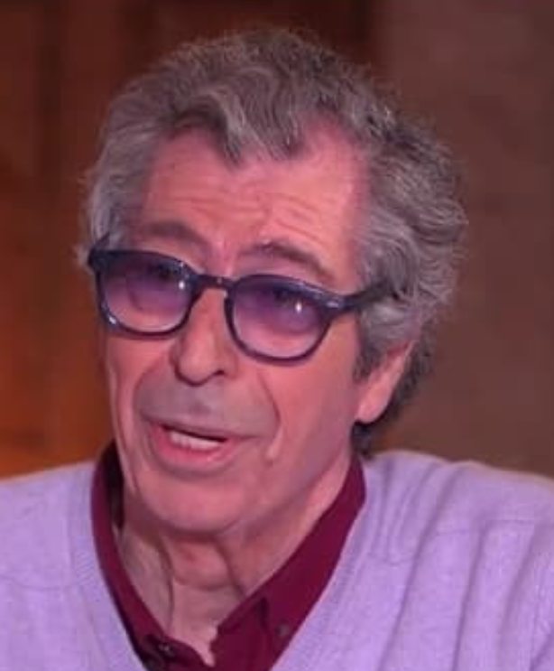 Mediasinfos's tweet photo. Ce soir dans #TBT9 de retour à 19H45 en direct sur @W9, @Cyrilhanouna recevra #PatrickBalkany suite à l'incarcération ce matin de @NicolasSarkozy à la prison de la santé. https://t.co/DfnOmsJ7dc https://t.co/e1lghlFS9e