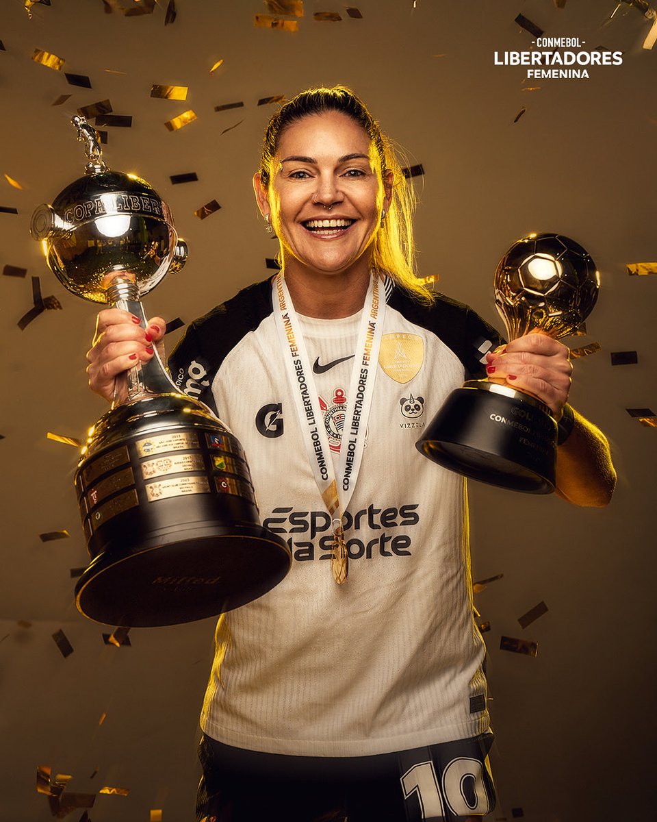 vini_developer2's tweet image. Eu amo tanto elas 💜🥺
Detalhe pra Nicole e o seu dedinho machucado mas mesmo assim jogou muito na final