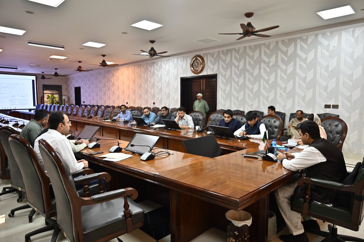 ڈپٹی کمشنر کیپٹن(ر)ندیم ناصر سی ایم انیشیٹوز پر عملدرآمد سے متعلق اجلاس کی صدارت کررہے ہیں

<a href="/MaryamNSharif/">Maryam Nawaz Sharif</a> 
<a href="/TeamMNSharif/">Team MNS</a> 
<a href="/GovtofPunjabPK/">Government of Punjab</a>  
#GovtOfPunjab #CSPunjab #CMpunjabofficial #CMPunjab #DCFaisalabad #deputycommissionerfaisalabad #Faisalabad