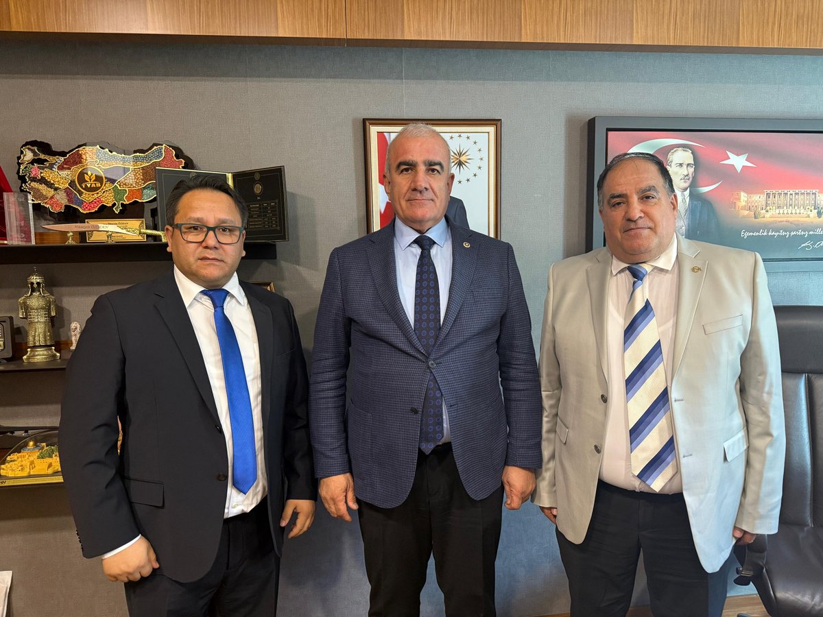 📍TBMM

Gazi Meclisimizde, Adıyamanlı hemşehrimiz Mehmet Vural ve Okan Yüksel'i misafir ettik. 

Nazik ziyaretleri için kendilerine teşekkür ediyorum.