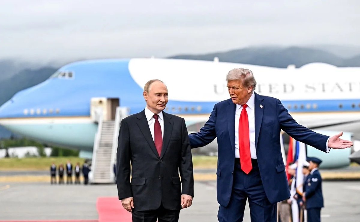 ‼️ JUST IN:

🇺🇸🇷🇺 No plans fo Trump and Putin to meet "in the immediate future" — Reuters citing a White House official

Secretary of State Rubio and Russian Foreign Minister Lavrov had a "productive" call on Monday, but they also have no plans to meet in person