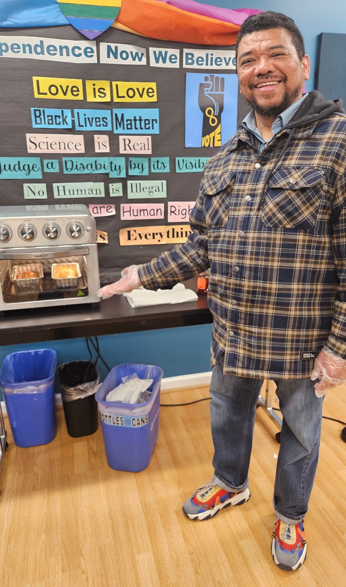 InNowOrg's tweet image. With autumn here, cozy fall flavors filled the air during IN’s October #CookingClass! Participants made hearty veggie chili and cornbread with honey butter. Stay tuned for more delicious fun on our events calendar: buff.ly/Oc9CoQs

#IndependentLiving #DisabilityCommunity