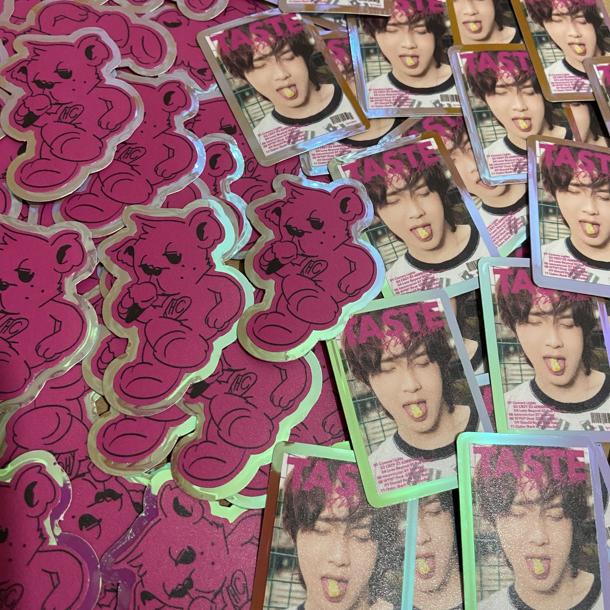 I want to share these stickers for fellow sunflowers at #BENCHShootOfAsia this Sunday 🌻

See you there supporting our Johnny hyung! #DunkItJohnnySuh 💚