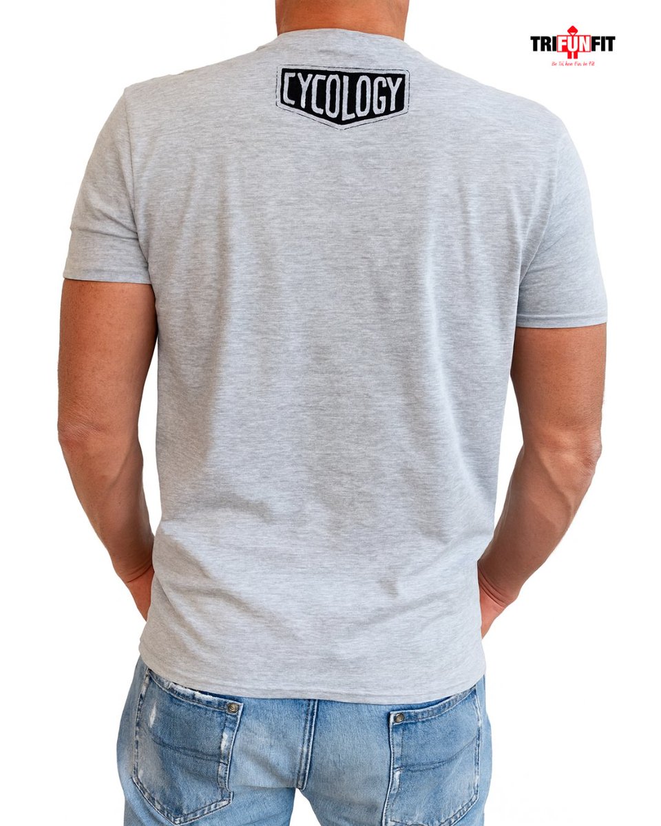 TriFunFit's tweet image. 𝐈 𝐫𝐢𝐝𝐞, 𝐭𝐡𝐞𝐫𝐞𝐟𝐨𝐫𝐞 𝐈 𝐚𝐦. 🚴‍♂️🧘‍♂️
Style meets mindset - for those who feel most alive on two wheels.
 
Now available at 👉 trifunfit.com
 
#CyclingLife #BikeLover #CyclistStyle #RideMore #CyclingMindset #TriFunFit #IRideThereforeIAm