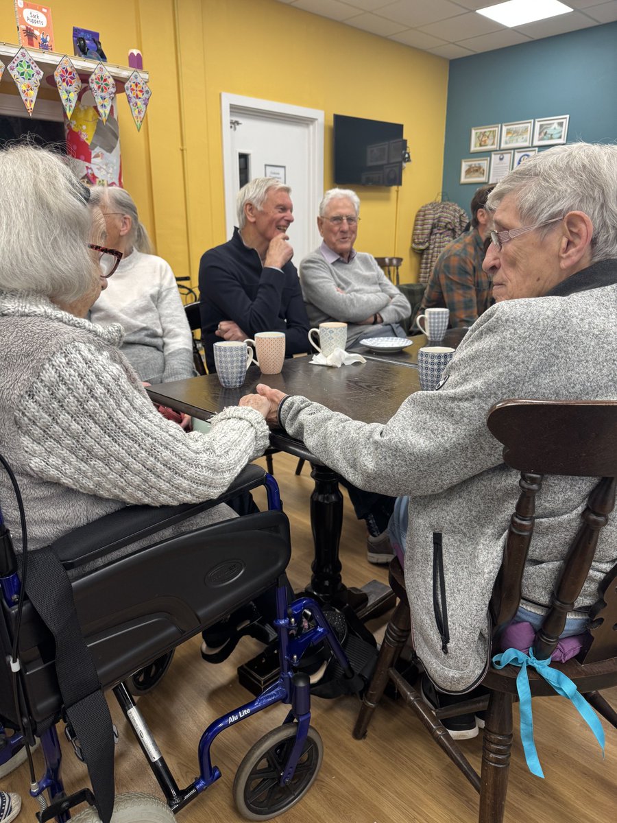 h2htheatre's tweet photo. Last Wednesday's Memory Cafe was by far the busiest we have seen it! Thanks to all the volunteers who make this happen for us every week. Smiles and Teas a plenty 👍😃☕
If you would like to volunteer please get in touch!
#VolunteerOpportunities #MemoryCafe https://t.co/qvWoE4y2UQ