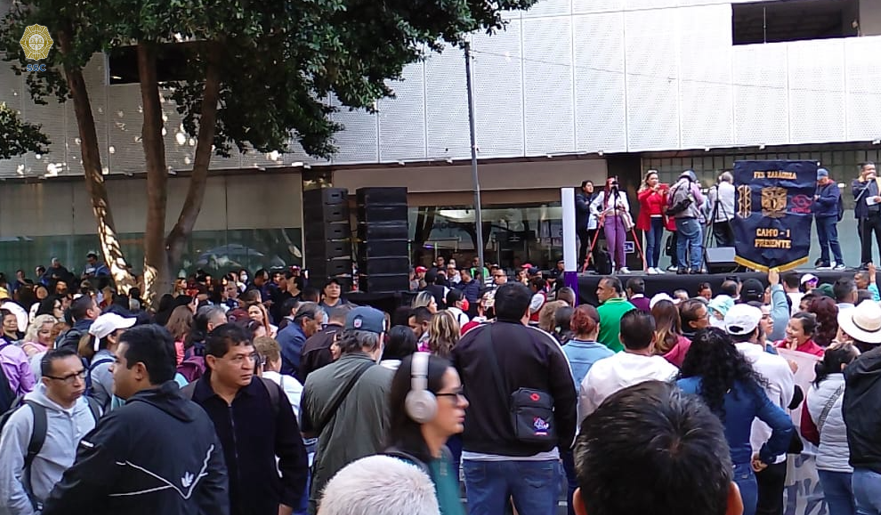 OVIALCDMX's tweet photo. #PrecauciónVial | Permanece cerrada la circulación de Av. Insurgentes al Sur a partir de Filadelfia, por manifestantes a la altura de Georgia. #AlternativaVial Pensilvania, División del Norte y Río Becerra. https://t.co/kZCfT14wje