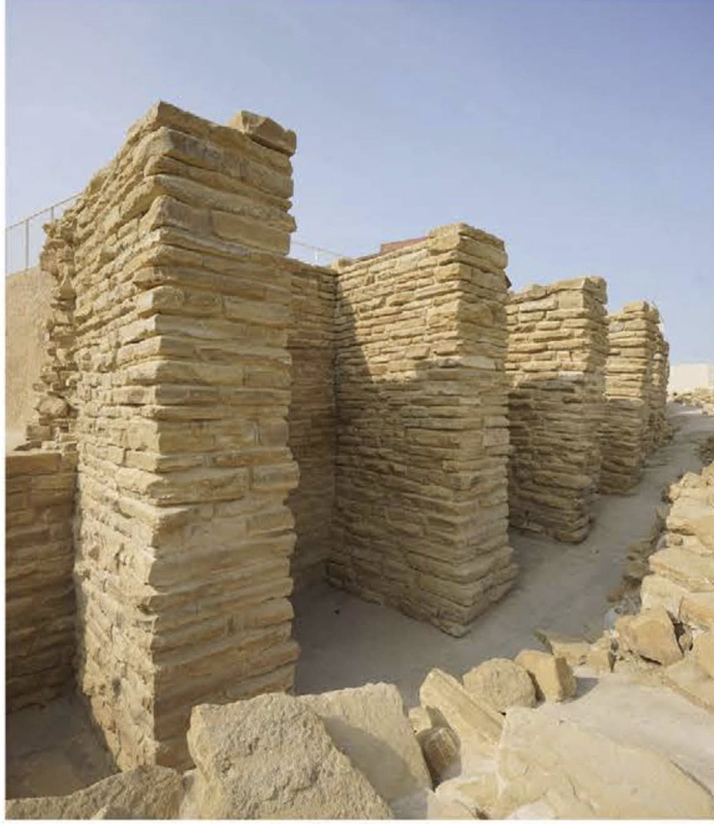 📢💣 Mirad qué impresionante. Así de espectacular luce el anfiteatro de Obulco (Porcuna, Jaén) tras finalizar su excavación y restauración. Estamos ante un monumental edificio de época altoimperial con capacidad para unos 15k espectadores, uno de los más grandes de Hispania 🧵👇