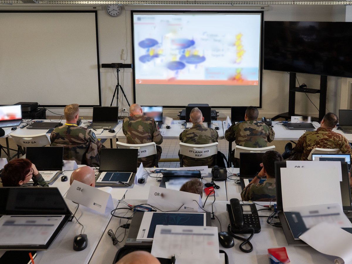 En préparation de l’alerte OTAN ARF, notre bureau renseignement a organisé une formation NATO Intelligence Course au <a href="/RRCFrance/">Rapid Reaction Corps France - RRC-FRA</a> avec la <a href="/NATOSchool/">NATO School Oberammergau</a>. Une semaine pour s’acculturer aux procédures renseignement OTAN et renforcer la synergie interarmées et interalliés.
