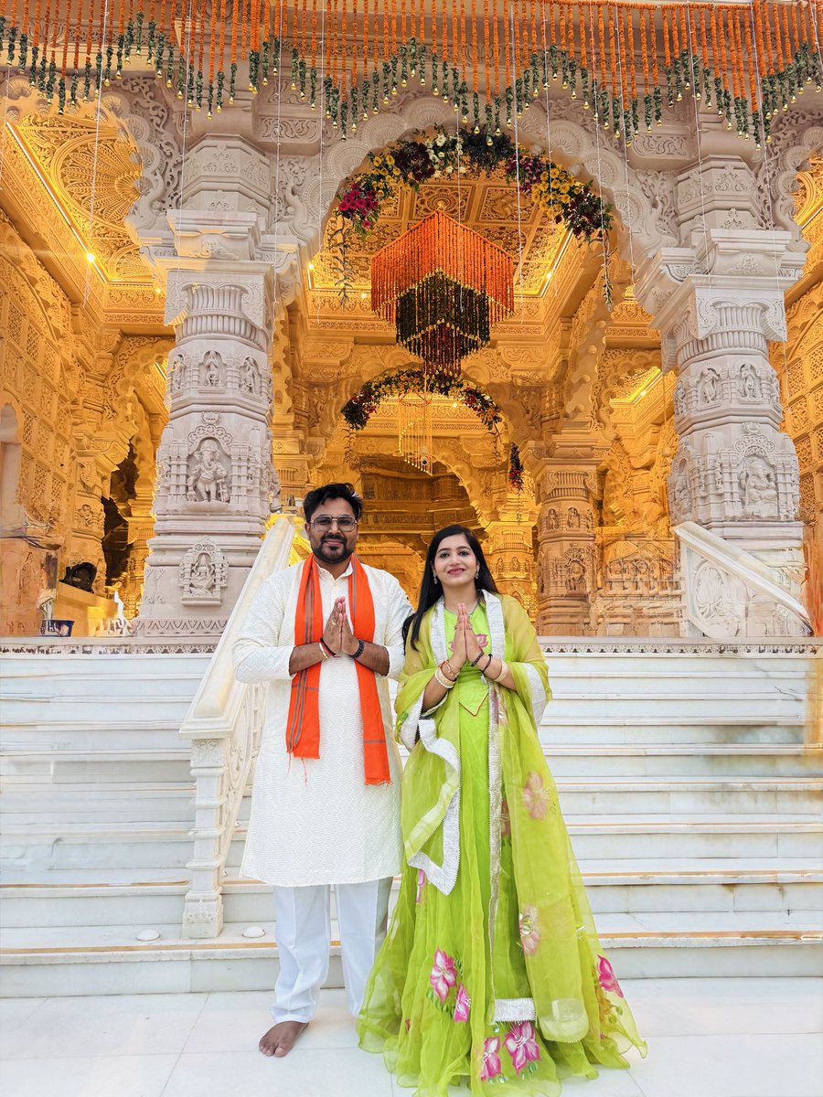 GaganPratapMath's tweet image. “जब बुलावा राम का हो... तो देर कैसी अयोध्या जाने में 🙏✨
आज प्रभु श्रीराम के जन्मभूमि अयोध्या में दूसरी बार दर्शन किए ❤️
मन सच में धन्य हो गया 😊🚩”