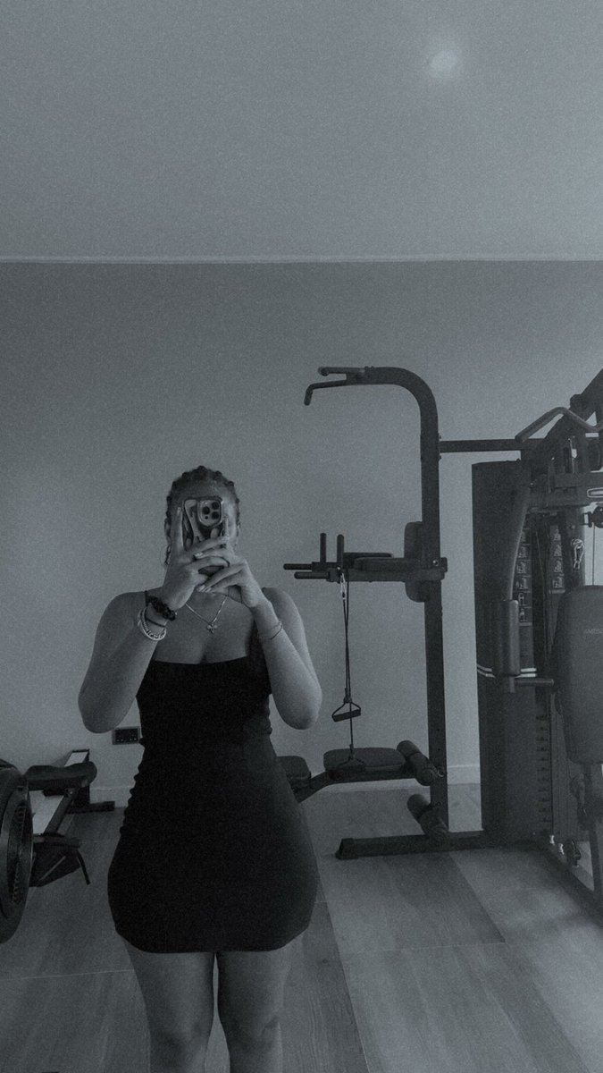 phantabae's tweet image. Black and white 🖤🤍