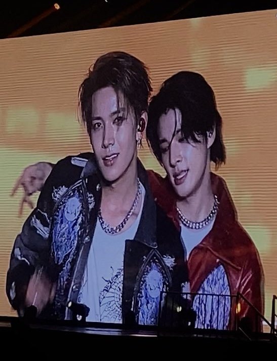 HSNGLOUVRE's tweet image. 