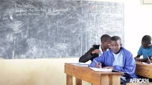 Au 🇲🇼#Malawi, le président Peter Mutharika annonce la mise en place de la gratuité de l’enseignement primaire et secondaire à partir de janvier 2026. Cette mesure, présentée comme un pilier du développement national, vise à garantir l’accès universel à l’éducation.