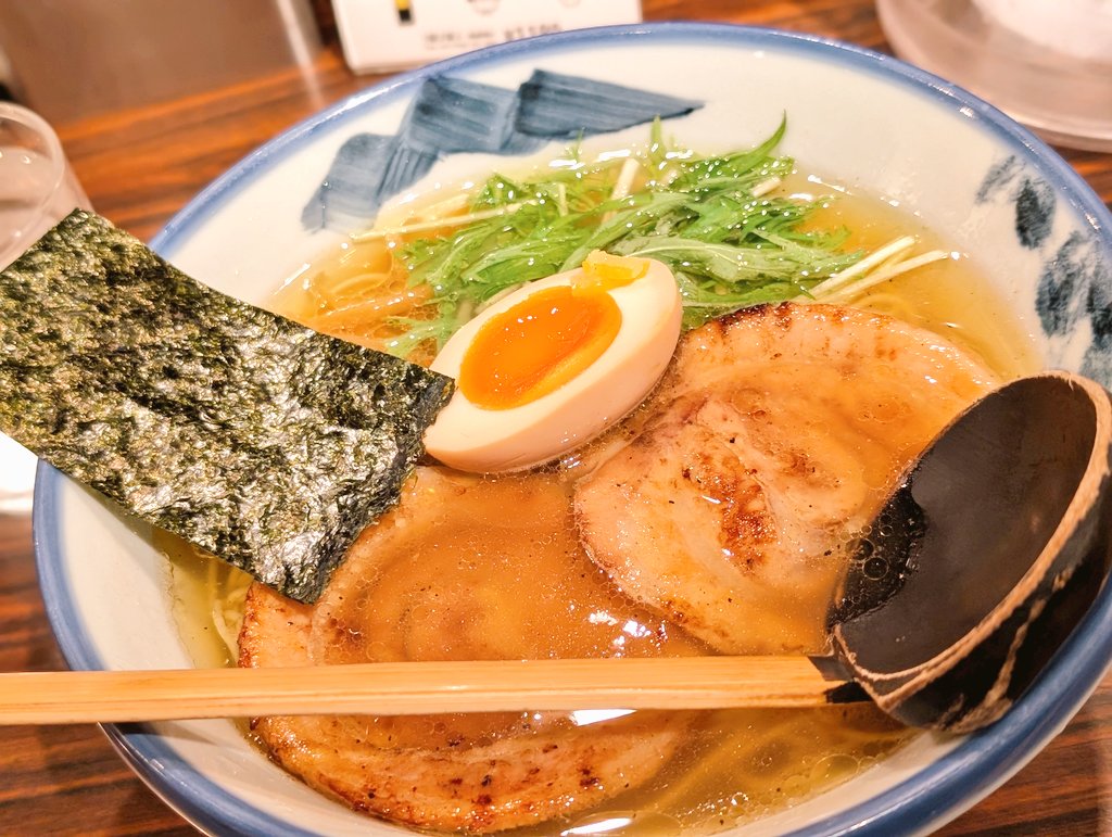 ﾌﾑ(( ˘ω ˘ *))ﾌﾑ