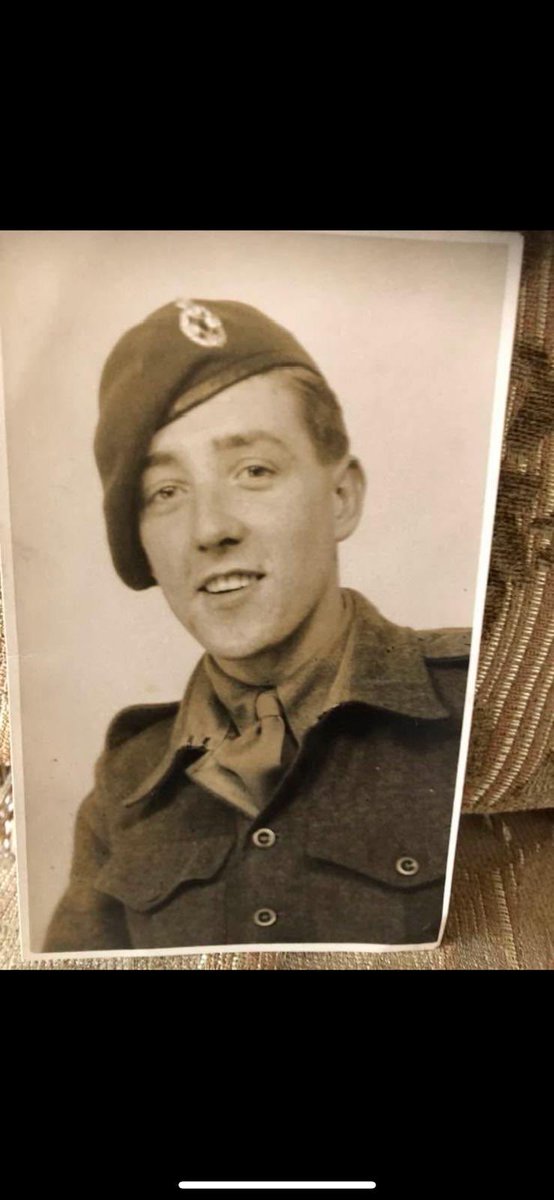 Any idea what the cap badge is ? Circa 1950s I believe . Green Jacket ? <a href="/sommecourt/">Paul Reed</a> <a href="/Taff_Gillingham/">Taff</a> <a href="/1st_RGJ/">Royal Green Jackets</a>