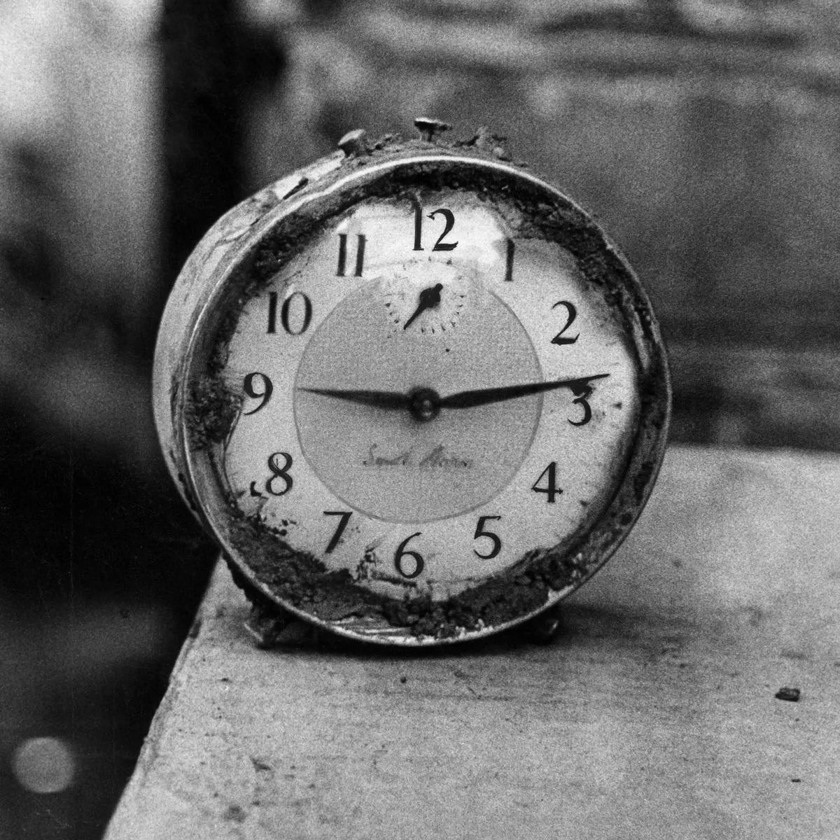 Remembering the 144 lives we sadly lost on this day 59 years ago in the Aberfan disaster.

This clock stopped at 9:13 am on the morning of October 21st 1966, as thousands of tonnes of coal slurry engulfed the local school and homes in the village of Aberfan.

Cofiwch Aberfan 🖤🏴󠁧󠁢󠁷󠁬󠁳󠁿
