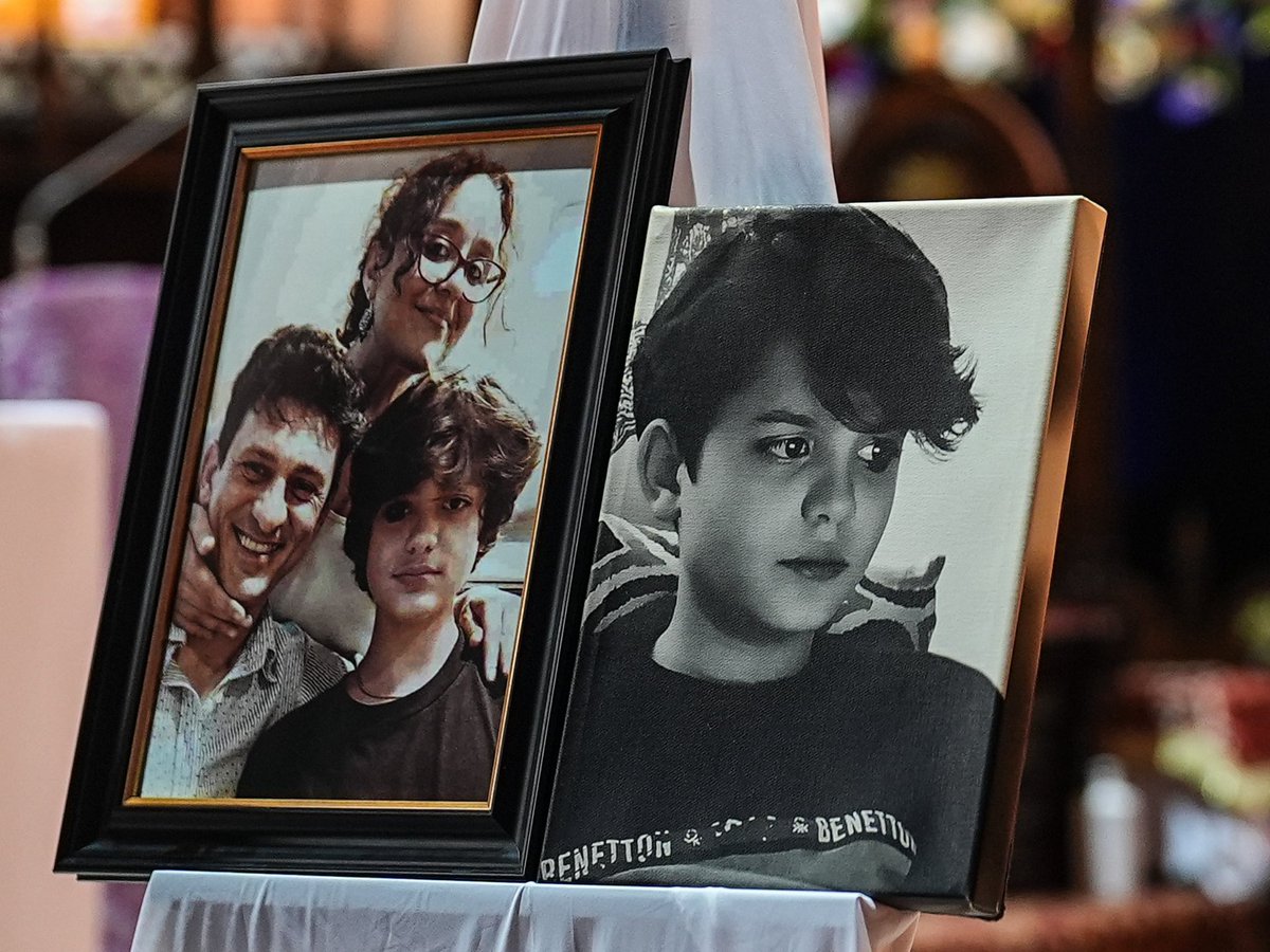 Gazeteci Alican Uludağ, Ahmet Minguzzi’nin katillerinin yatma sürelerini paylaştı:

“İki sanık, 24 yılın sadece 16 yılını cezaevinde geçirecek. 16 yılın 9’u kapalı cezaevinde. 

Kalan 6 yıl ise açık cezaevinde. Son bir yıl ise denetimli serbestlik. 

İki sanık, en geç 30-31