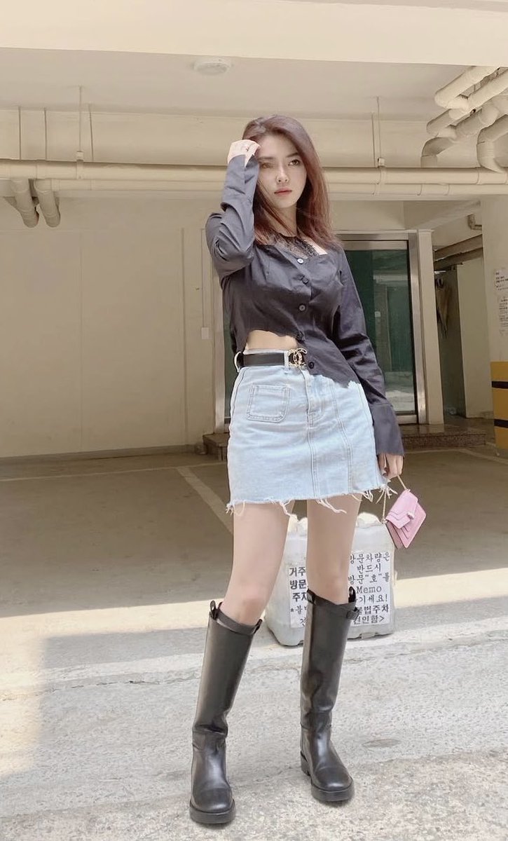 Lily05430812607's tweet photo. 网友投稿 朋友圈韩国留学生姐姐 https://t.co/PebkQy4ye0