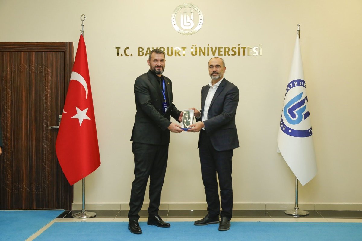 Üniversitemizin birimlerinde gerçekleştirilen akreditasyon denetimi kapsamında kurumumuzda bulunan MEDEK yetkilileri Prof. Dr. Mustafa Can, Doç. Dr. Harun Gül ve Doç. Dr. Mehmet Akif Şen’e, rektörlüğümüze yaptıkları ziyaretlerinden dolayı teşekkür ederim.