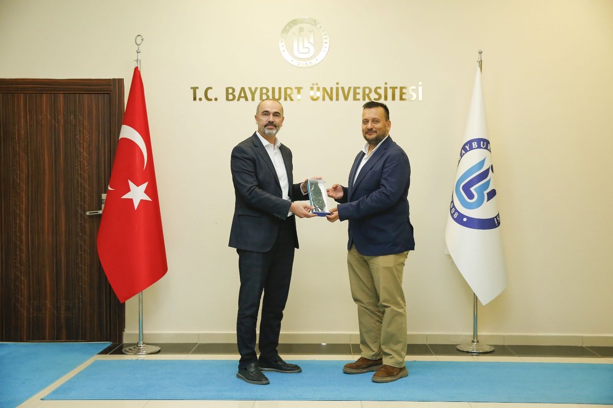 MutluTurkmen's tweet photo. Üniversitemizin birimlerinde gerçekleştirilen akreditasyon denetimi kapsamında kurumumuzda bulunan MEDEK yetkilileri Prof. Dr. Mustafa Can, Doç. Dr. Harun Gül ve Doç. Dr. Mehmet Akif Şen’e, rektörlüğümüze yaptıkları ziyaretlerinden dolayı teşekkür ederim. https://t.co/Rnw3T0F12l