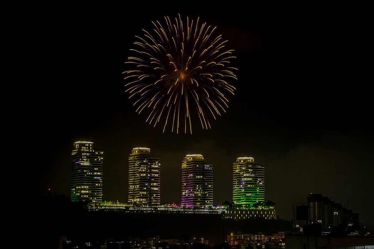 KiranKS's tweet image. Guess which city...
#Deepavali2025
(Clicked by a friend's friend).