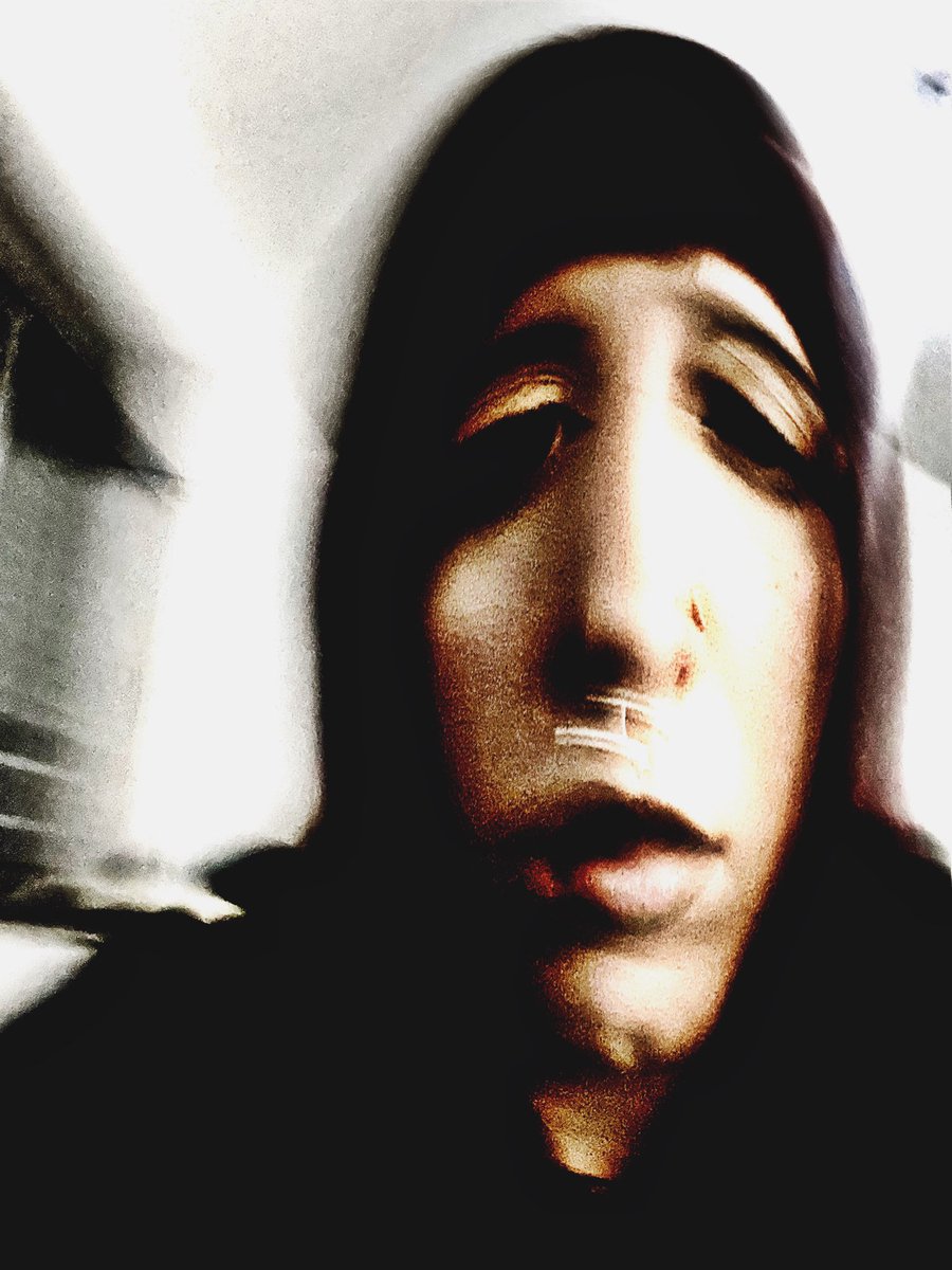 furryfacto del día : tengo más fotos editadas de forma extraña de mi misma q fotos normales… q profundo no