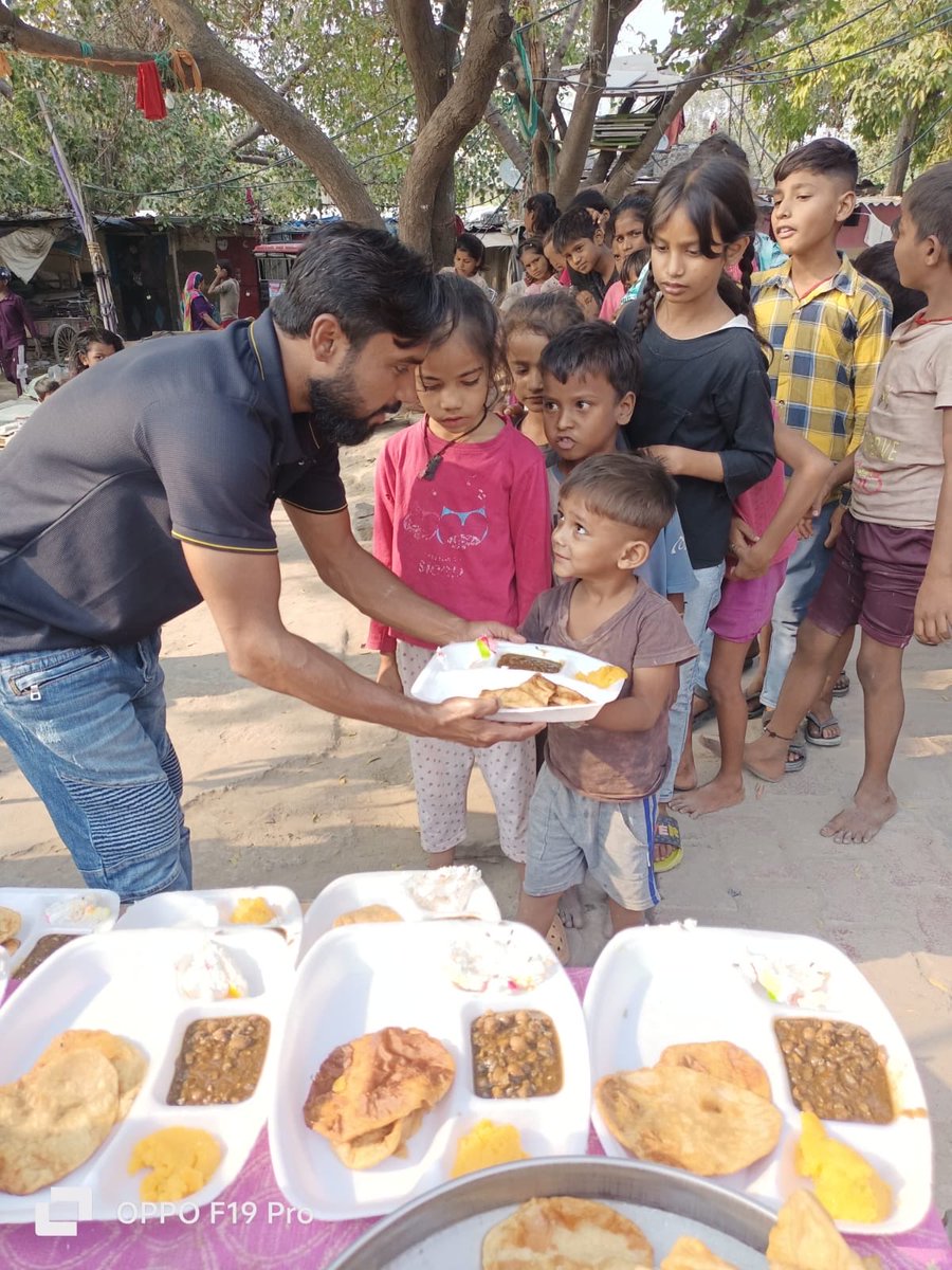 cflct_ngo's tweet photo. A birthday filled with love & humanity 🎂
Celebrating Master Rishik’s special day with 400 underprivileged kids!
Meals served: Chole Poori, Halwa & Cake
Big thanks to Chaubey Sir for choosing #careforlifecharitabletrust for this beautiful sewa
#CFLCT #HumanityFirst @cflct_ngo https://t.co/wrIIIZh3Lu