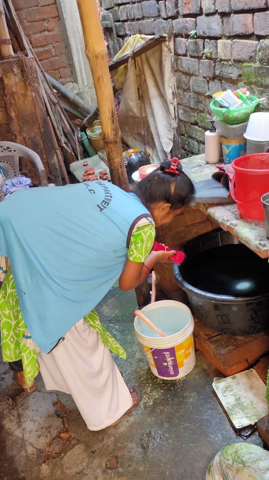 kmc_kolkata's tweet image. Pictures of the frontline workers of the Vector Control Team on duty across the city.

#VectorControlByKMC #KMConDuty