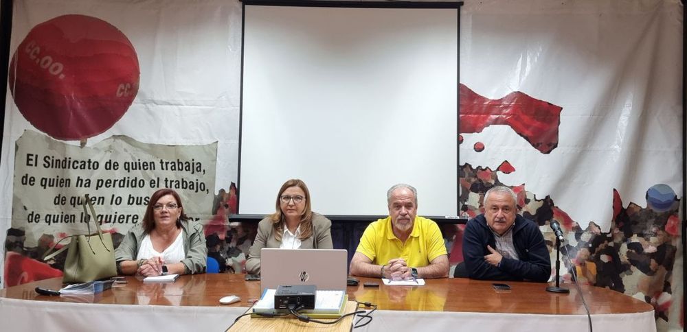➡️ La FSS-CCOO Asturias celebra una jornada para abordar la negociación del EM y las novedades en la acción sindical, entre otras cuestiones   

👤 Con la presencia de nuestro secretario general, Humberto Muñoz, Javier Lanza (Organización) y Lucía García (Acción Sindical)