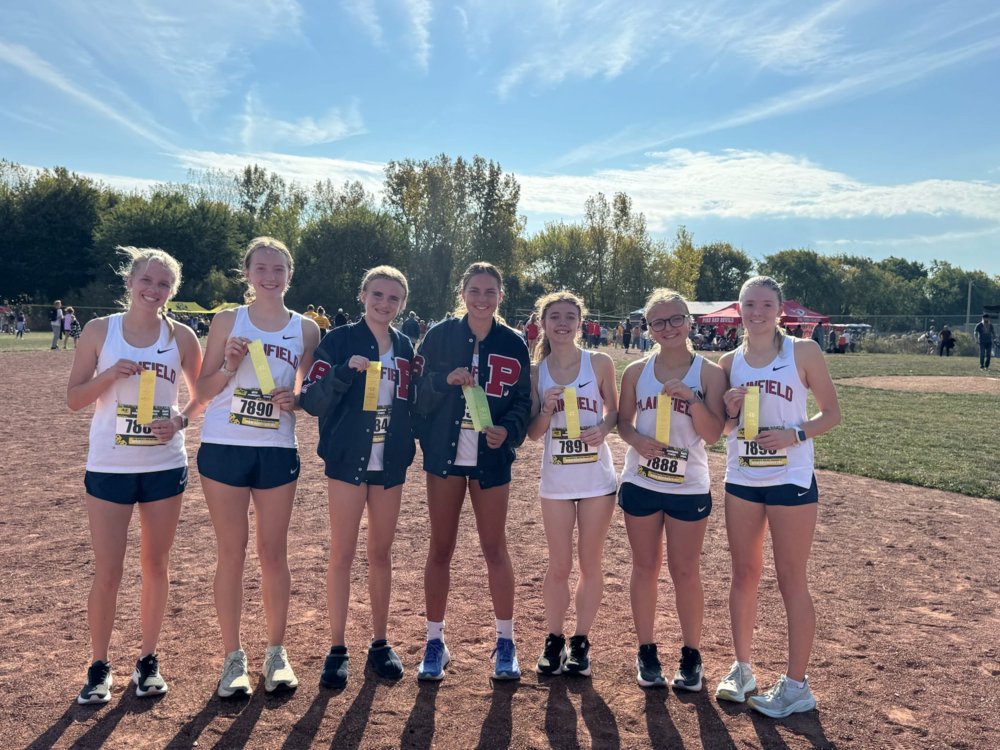 Boys and Girls Cross Country Both Advance to Regionals at Brownsburg Saturday plainfield.k12.in.us/o/plainfield-h…