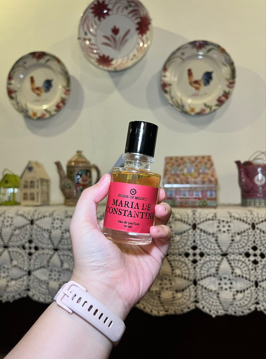 kinda obsessed lately 🤭 

these local perfumes smell so unique and sooo underrated 🕯️✨