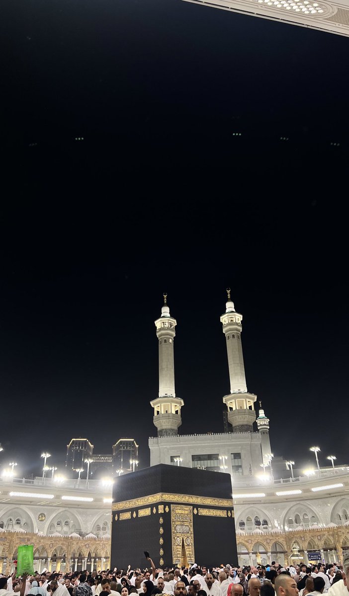 Ar_sh1998's tweet photo. الحمدلله الذي بلّغني هواء مكة وسكينة مكة ورزقني عمرة تريح نفسي .❤️🙏🏻 https://t.co/8vYZAmiVcM