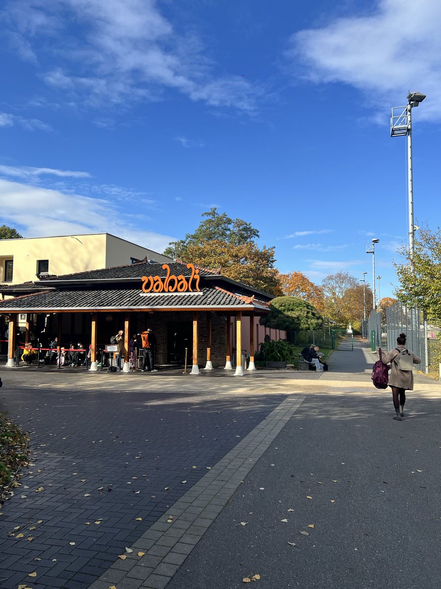 khalidsafar87's tweet photo. استمتعت بتجربتي في Vabali Spa Berlin 😇✨ أجواء فخمة وهادية وسط الطبيعة، تصميم مستوحى من بالي وخدمات سبا على مستوى عالمي. مكان مثالي للاسترخاء بعيد عن زحمة #VabaliSpa https://t.co/zVhZGnX4nn
