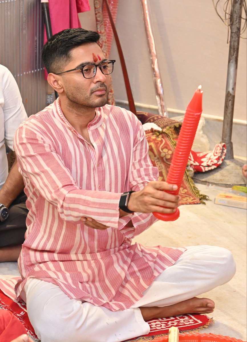 As part of his annual tradition, today, Shri <a href="/abhishekaitc/">Abhishek Banerjee</a> visited the revered Boro Maa Kali Temple in Naihati, a place imbued with devotion and spiritual energy.

Immersed in the serene atmosphere of faith, he offered his prayers, reflecting on the enduring strength and cultural