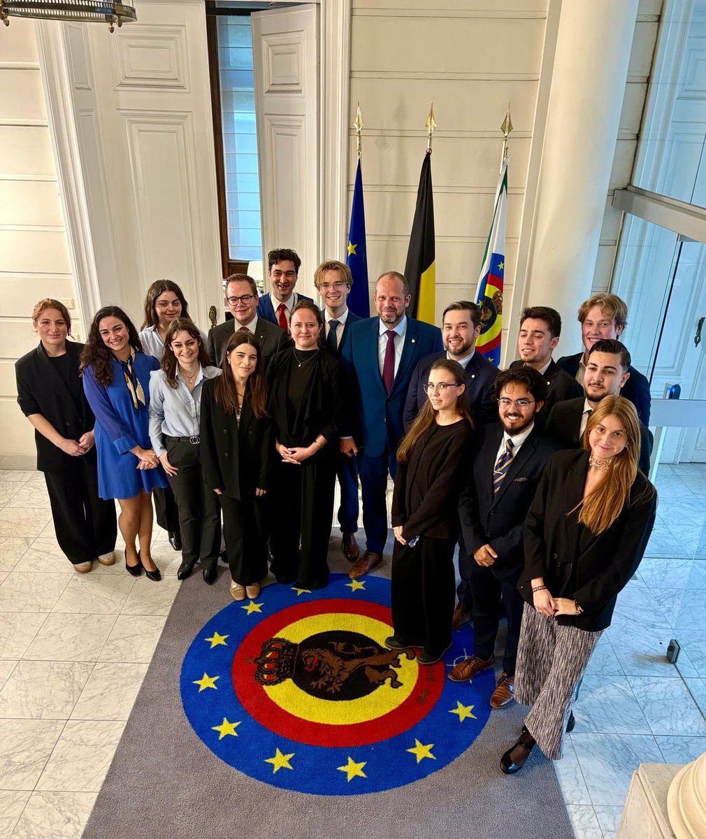 Great to welcome young professionals at the Ministry this afternoon. Intergenerational dialogue is vital to tackle today’s security and geopolitical challenges. Defence is not just about today—it’s about shaping tomorrow. Thanks to <a href="/YATA_Belgium/">YATA Belgium</a> for making this exchange possible.