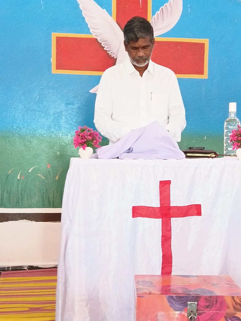 DhoneMessiah's tweet photo. Sunday 1st Service - REGULAPADU - 12th October 2025 - Bis.Dr.P.Paul Nithyanandam Garu - Messiah Gospel Ministries,Dhone - #MessiahGoodNews #MessiahLive https://t.co/JfDTnCQMdG