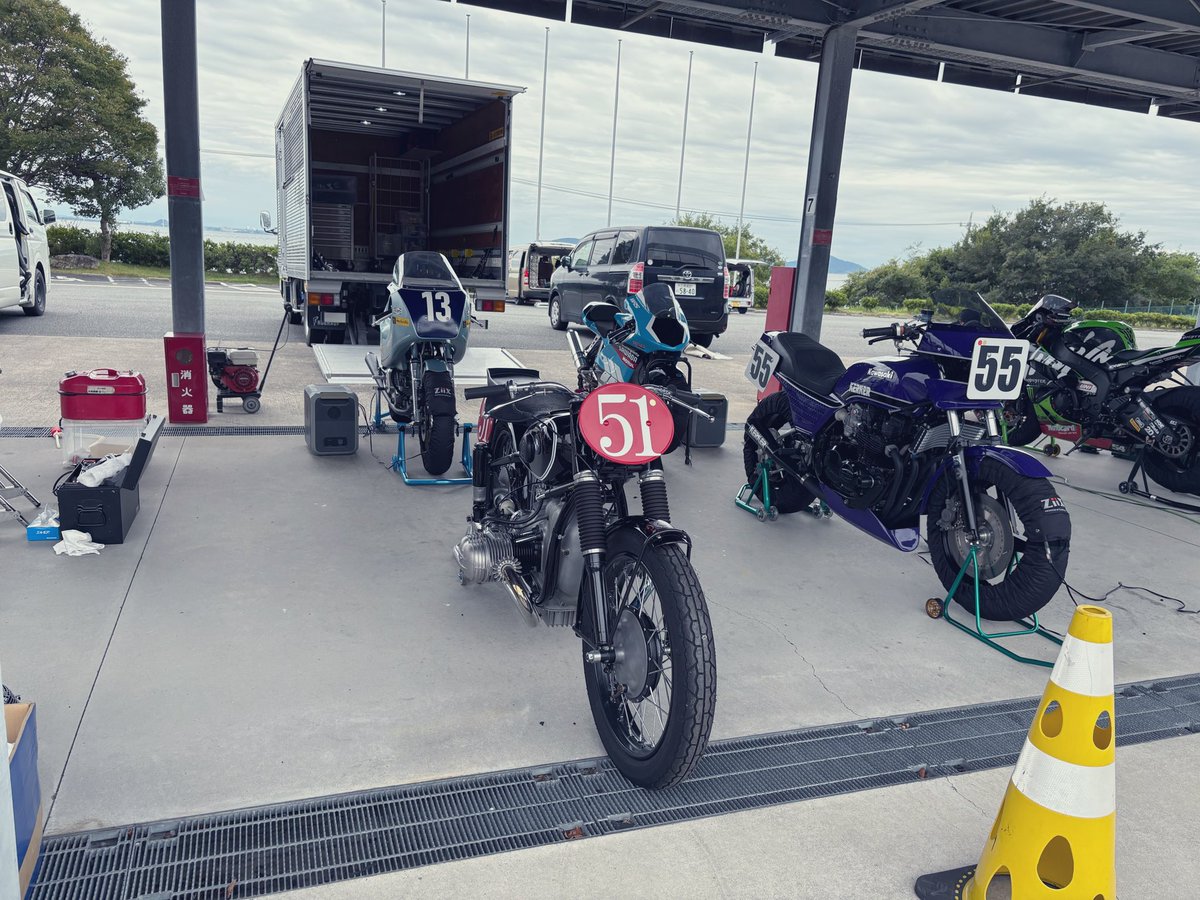 mc_sawada's tweet photo. 週末のアストライドへ向けて西浦でテスト〜‼️
#スパ西浦モーターパーク#アストライド #z550gp #ducati #bmw #md250 モトサイクレットサワダ https://t.co/ibTiRqkAQy