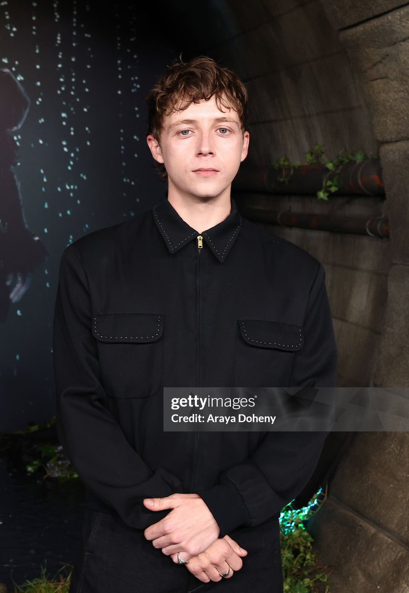 HowellHub43094's tweet image. Gerran looks respectful and courteous at the premiere of HBO’s It: Welcome to Derry.