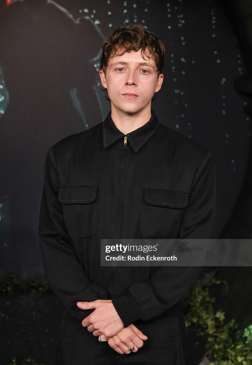 HowellHub43094's tweet image. Gerran looks respectful and courteous at the premiere of HBO’s It: Welcome to Derry.