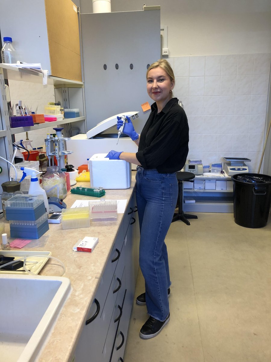First high-school student in the lab! For one year, Eliska will work in our lab on her high school project studying differences in oogenesis between mouse and naked mole-rat.