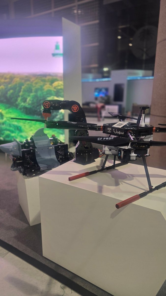 مين قال ان موسم سهيل انتهى؟ 
سهيل١ مشعّة بوسط جدة 🌟 ✈️

زورونا غدًا وتعرفوا على مشاريعنا المختلفة بمركز الملك فيصل للمؤتمرات.
زوروا موقعنا ايضا🫡:
eecore.github.io/TacDRAGTeam/

#فكرة_اختراع_اثر | #فضاء_الأبتكار | #الابتكار_وريادة_الأعمال