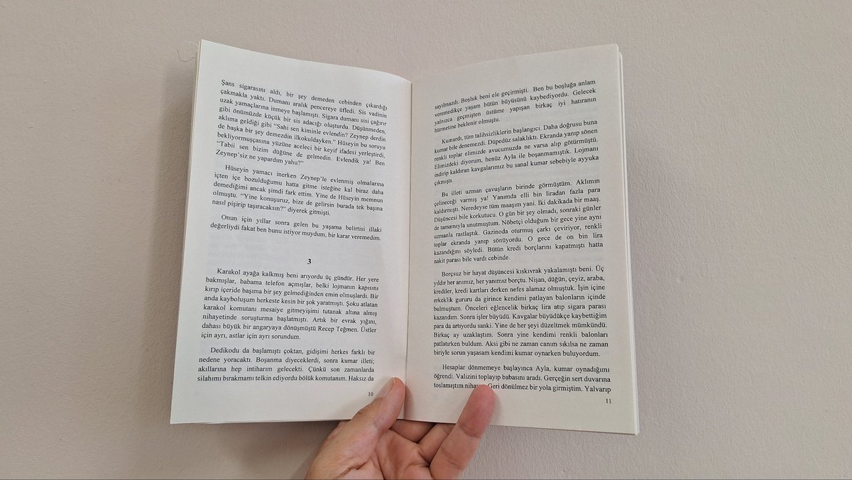 İbrahim Aslaner 2018'den beri çıkan üç romanında hem kendi üslubuna hem de karakteristik bi anlatma iştahına sahip. Orlando Novella serisinden çıkan bu metin de kendi üslubunu kurmuş bi yazarın eseri. Sanal kumar, uzman çavuşluk, aşk ve kayıplar ekseninde mini bi Anadolu anlatısı