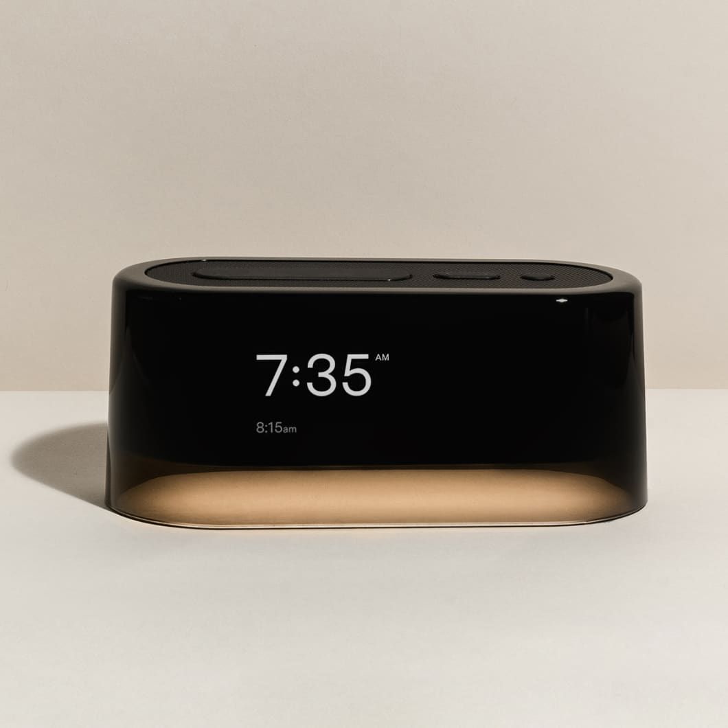 SmartFindsTech's tweet image. Old tech? Nah. This bedside sentinel awaits your command.  #futuretech #gadgets #sleep