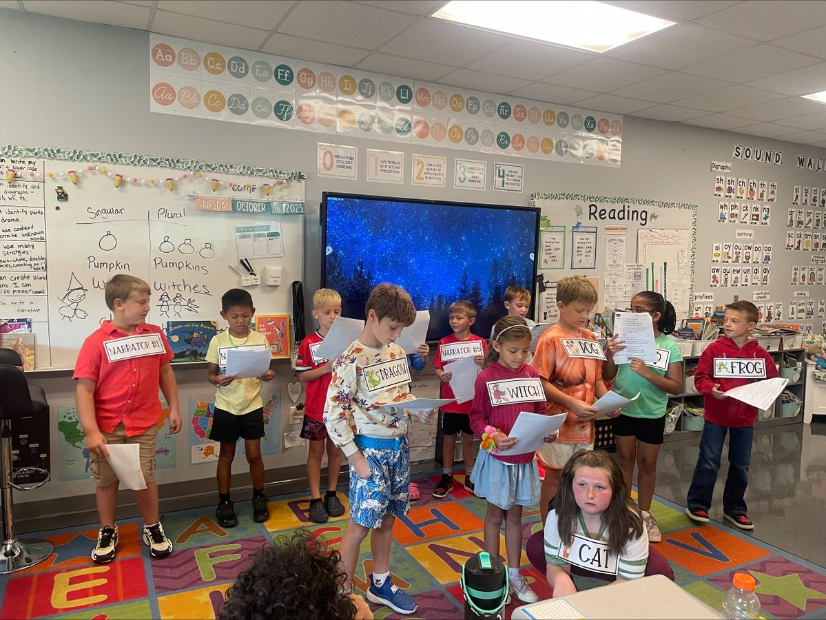 TC_Schools_KY's tweet image. Students in Ms. Neal's 2nd grade class have been learning about elements of drama, and performed a seasonal reader's theater over "Room on the Broom"! ๐งน ๐
#tcpride #tcpc