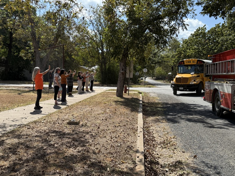 We sent our boys and girls cross country teams off with major Tiger Pride yesterday!

Good luck to all the runners as they compete in Huntsville today!