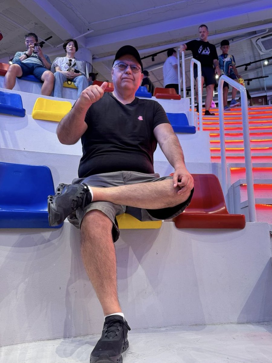 El ⚽️ rodará hoy en Barcelona.
Hoy el ⁦<a href="/FCBarcelona/">FC Barcelona</a>⁩ se enfrenta al ⁦<a href="/olimpiacos_fc/">OLYMPIACOS FC</a>⁩ .
📸En tienda oficial 
#PeponeProductions🎙️🇲🇽