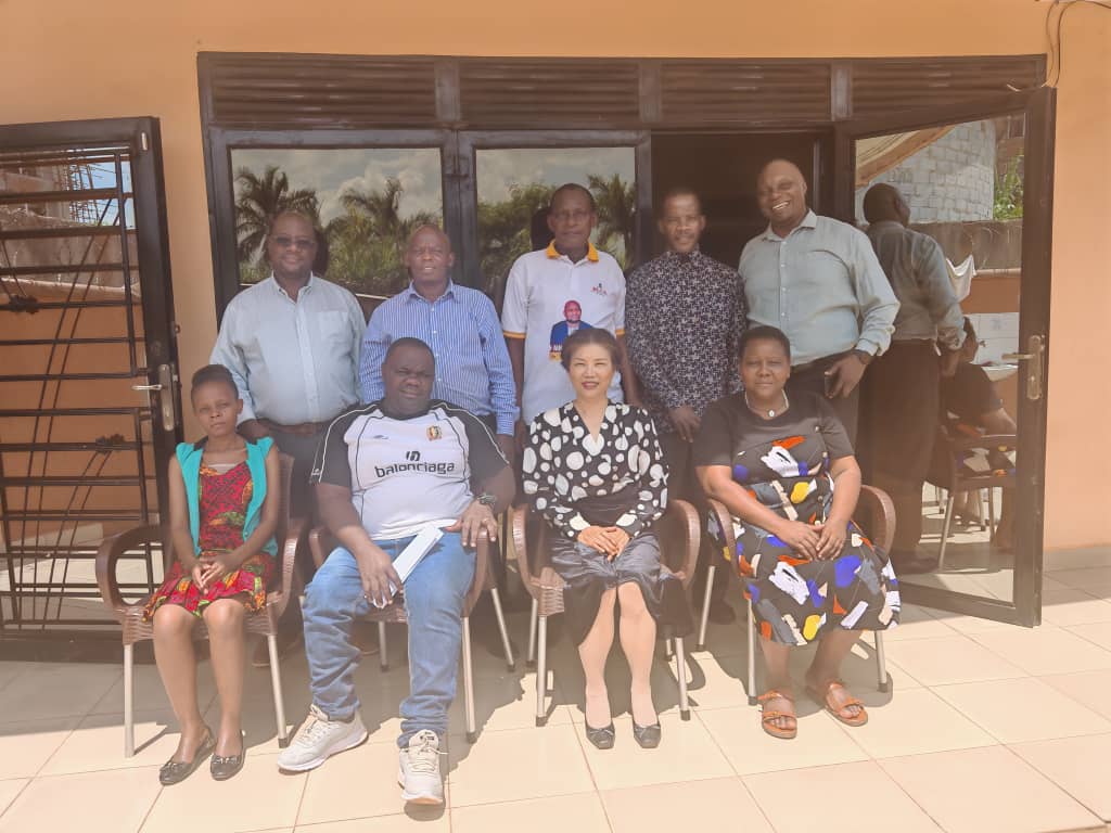 KAPCDAM4's tweet image. 🤝 Yesterday, @KAPCDAM4, Makindye Division&apos;s Gender &amp;amp; Community Service Dept., and J&amp;amp;V Foundation discussed empowering young persons with disabilities through skills development &amp;amp; employment, fostering inclusive growth for all.

#InclusiveEmployment #YouthWithDisabilities