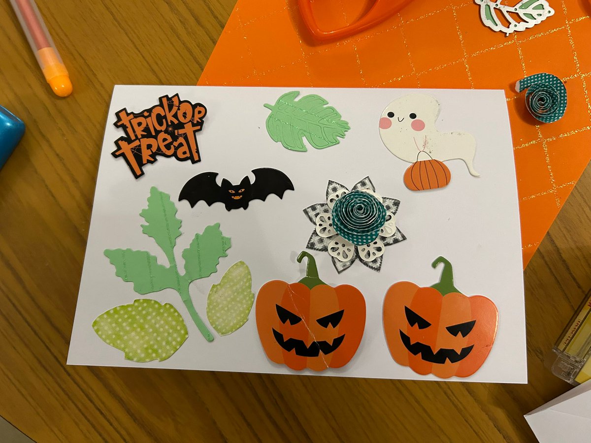 palmsrow's tweet photo. We made these #halloween cards at Westbourne and everyone is getting excited for our party on Friday! 👻🎃 https://t.co/TWOLLYofXK