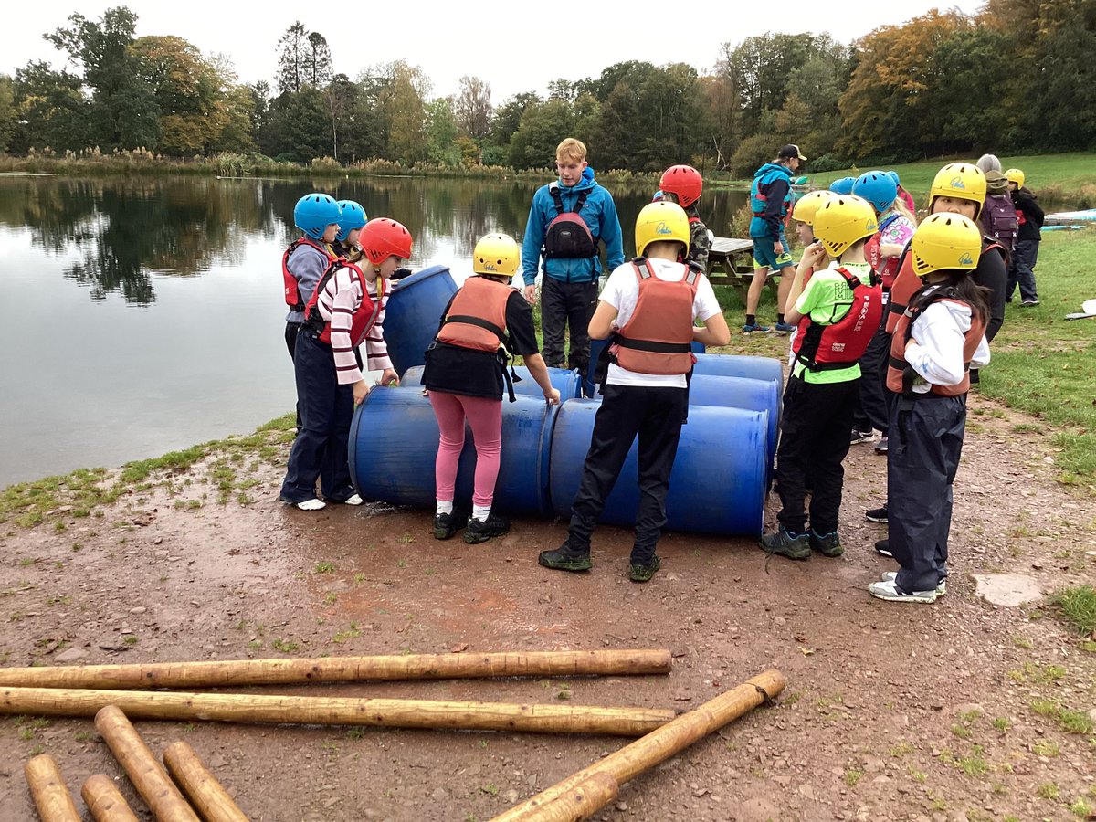 HorwichParishCE's tweet image. Group 10 first activity a dip in the lake. Team work, raft building. #Lockerbie #hpy6